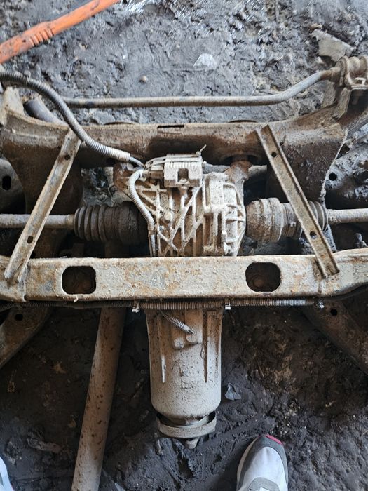 Cadru sau jug punte spate CHEVROLET Captiva I Opel Antara 2007