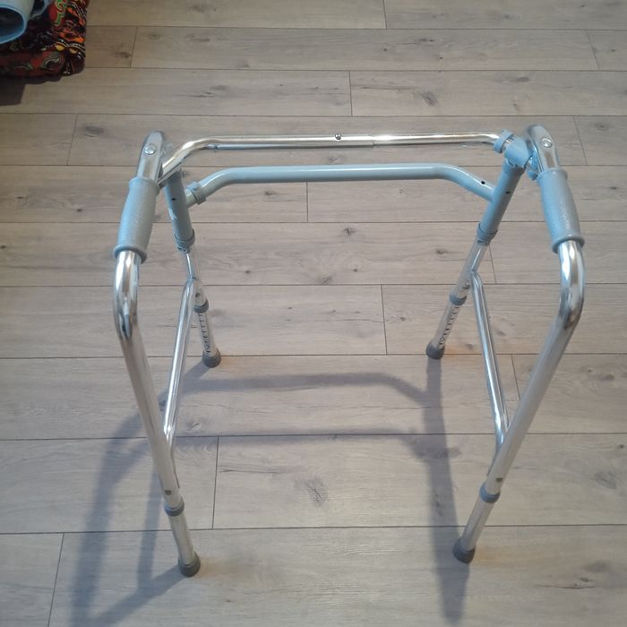 Продам ходунок медицинский