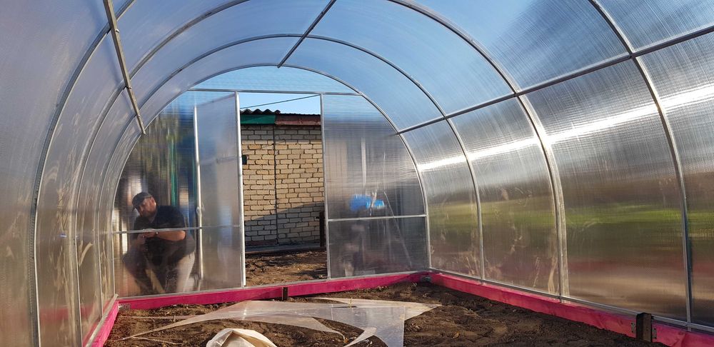 теплица дачная с поликарбонатом