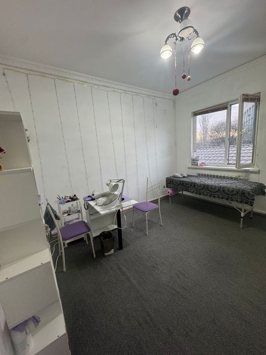 Место маникюр ресницы в аренду