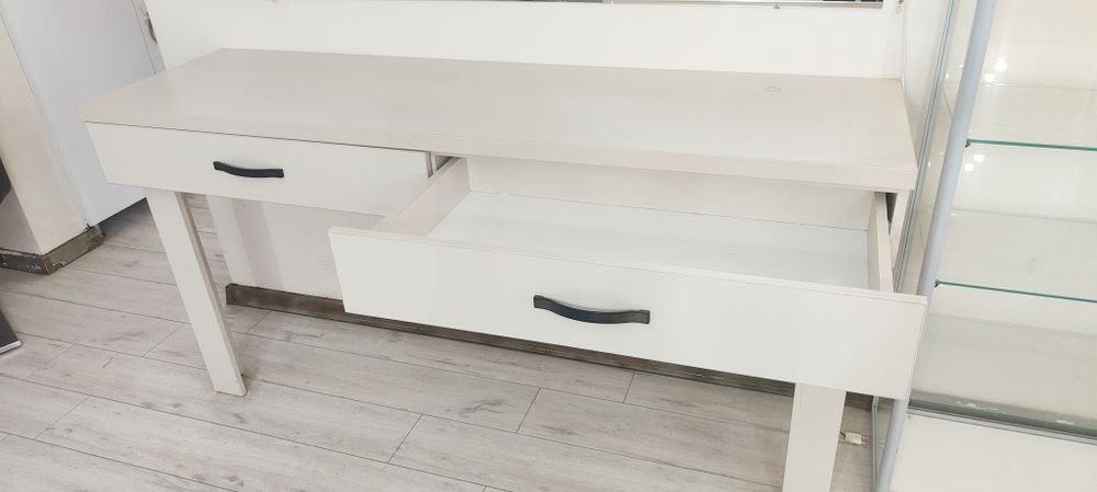 Masa de machiaj,oglinda si led ikea