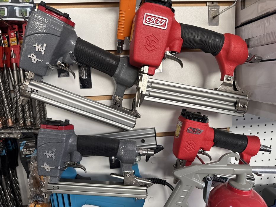 Монтажный пистолет аккумуляторный