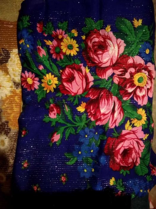 платки женские (полушерстяные)