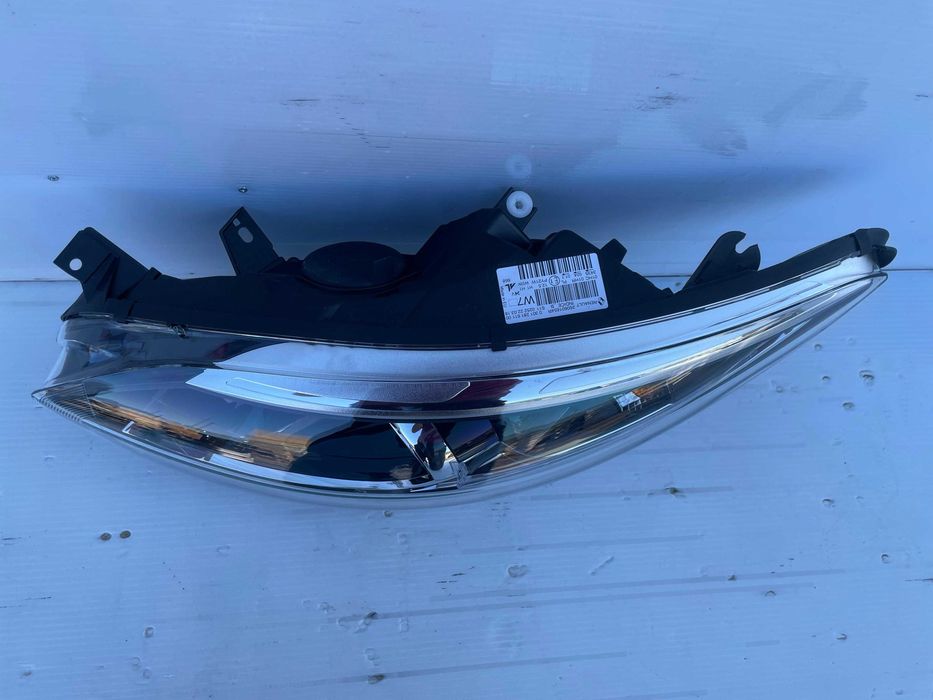 Far stanga Renault Captur 1 2013-2019 nou original Renault