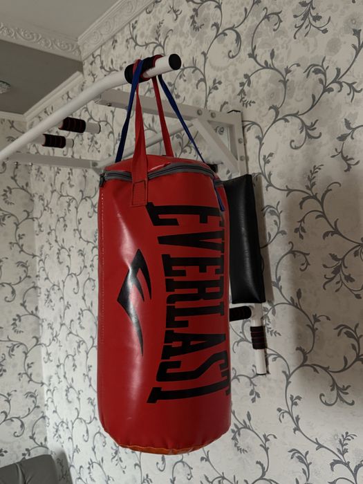 Груша для тренировки, новая с перчатками