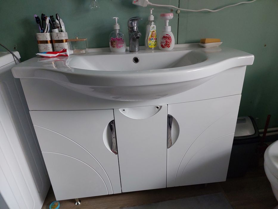 Продам шкаф и раковину