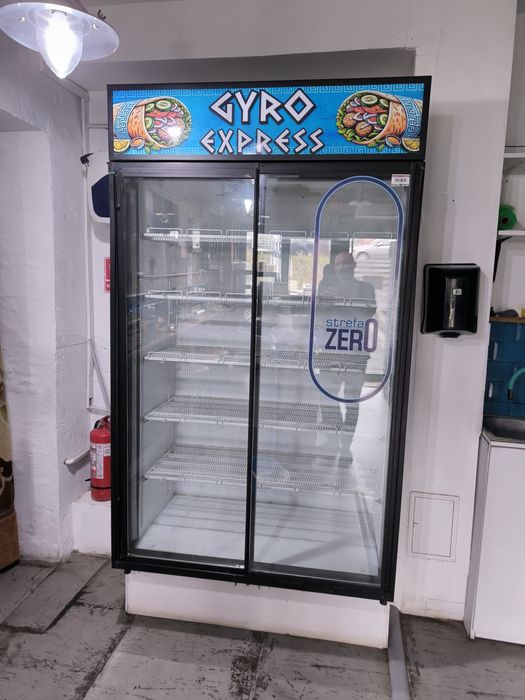 vand vitrina frigorifica dublă