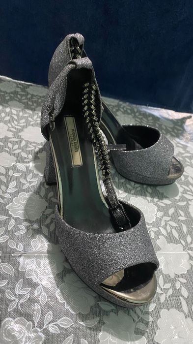 Женская одежда и обувь