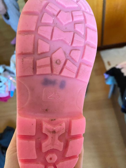 Детски официални пантофки и гумени ботушки