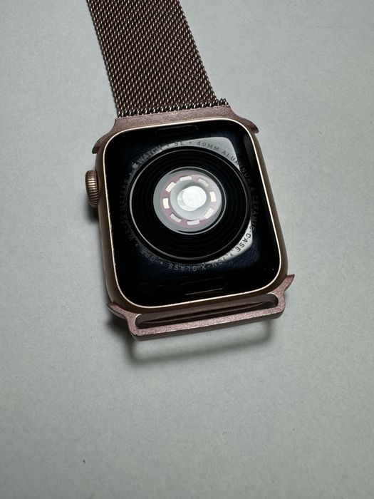 Продаю Apple watch se 40mm