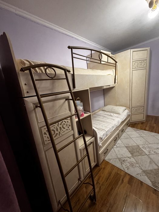 Спальный гарнитур