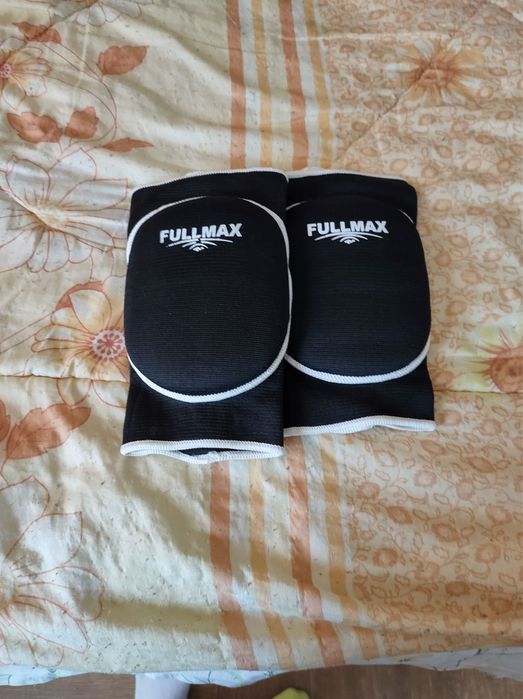 Наколенки за художествена гимнастика