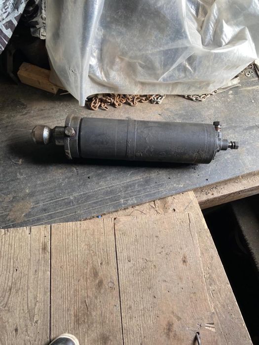 Продам цилиндр гидравлический