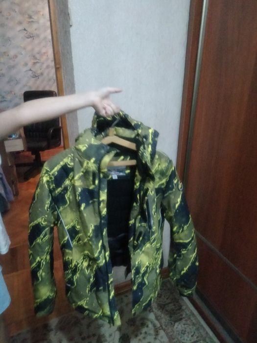 Продам зимнюю куртку