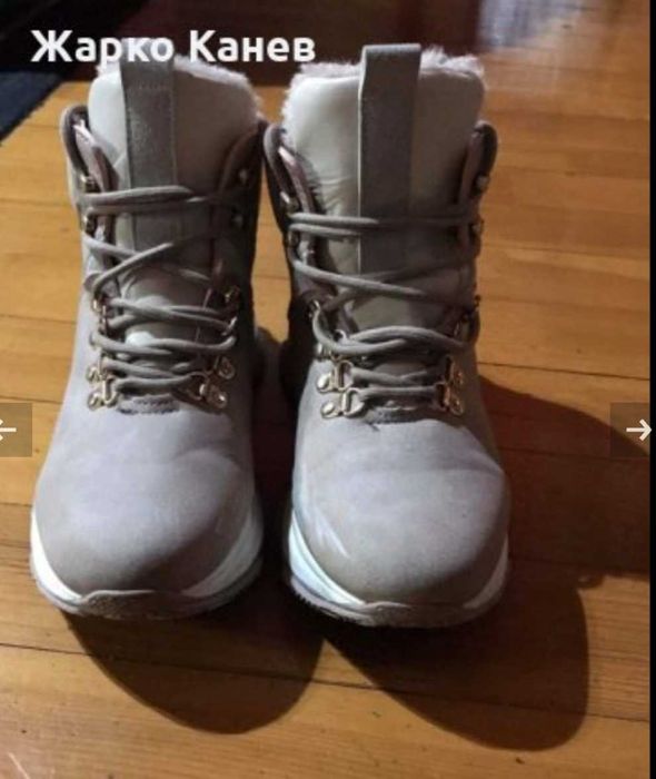 Продавам дамски боти