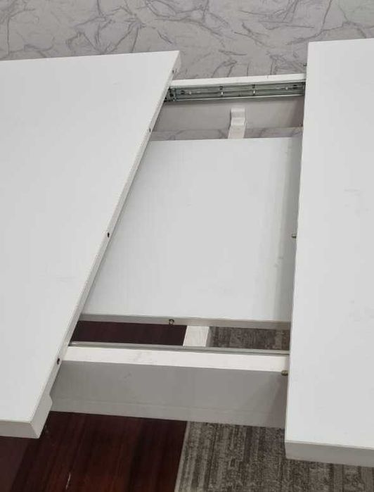 Стол для гостиной