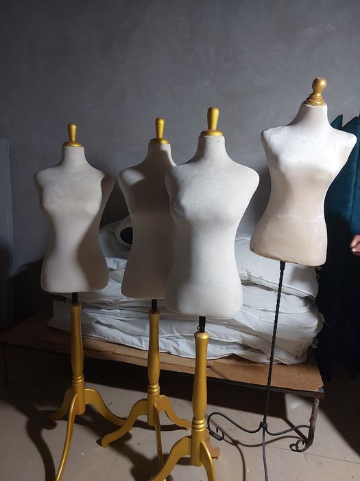 Маникены 
Маникюр столи 500 минг,
Маникенла 40