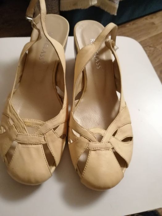 Босоножки женские