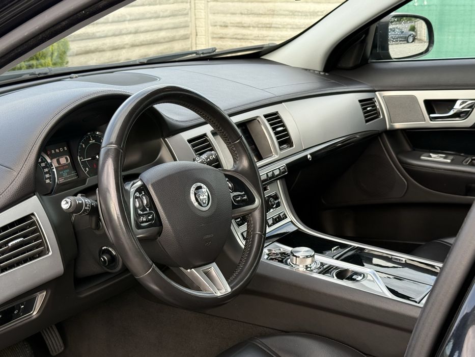 Jaguar XF Premium Luxury 2.2 D 190CP Automat Piele BiXenon GARANTIE 12 Luni Posibilitate Rate