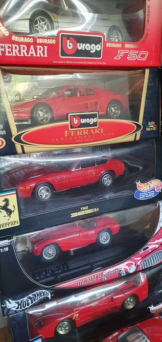 Hot Wheels Ferrari 1:18,F40,166 MM Barchetta,365 GTB4,250 Testarossa