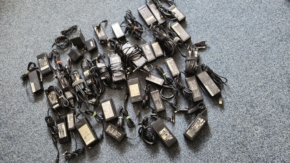 Alimentatoare laptop(lenovo, toshiba, dell etc)