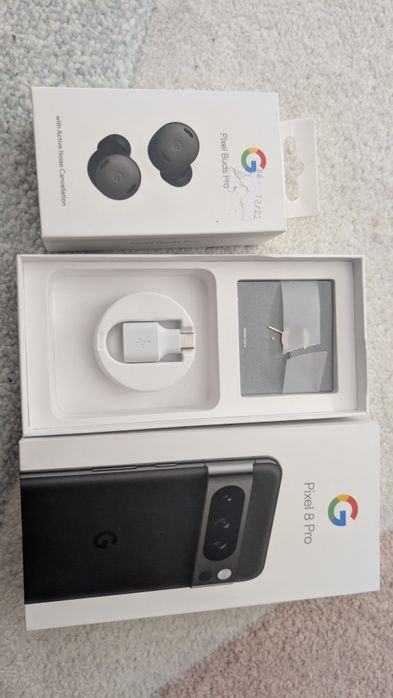 Google Pixel 8 Pro + Buds
