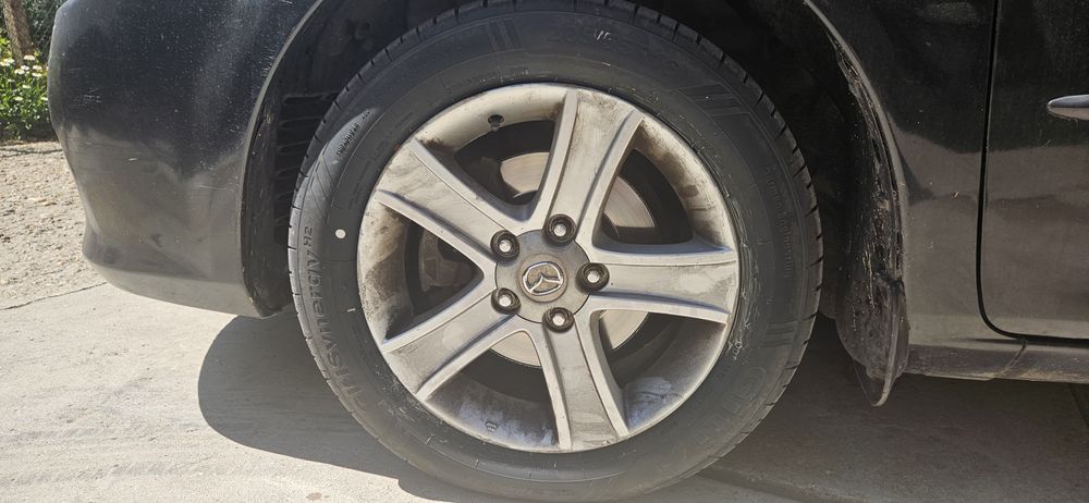 Продавам гуми 205 55 16 със джантите