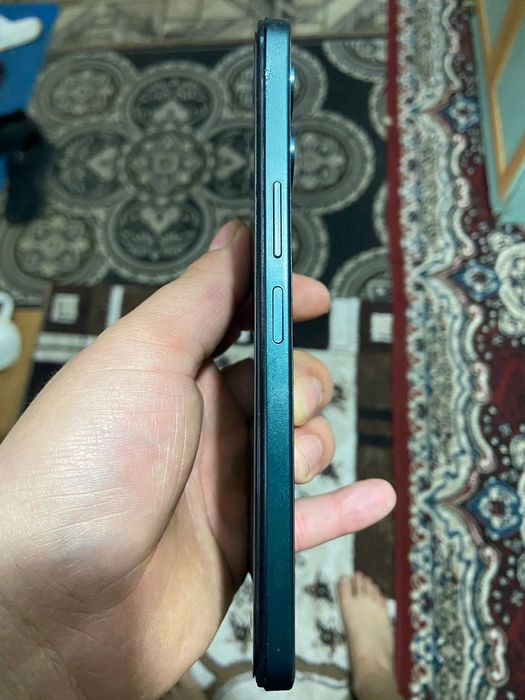 Продам телефон vivo y04