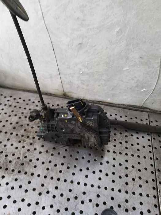 Broasca usa dreapta fata renault captur 2014 805020401r