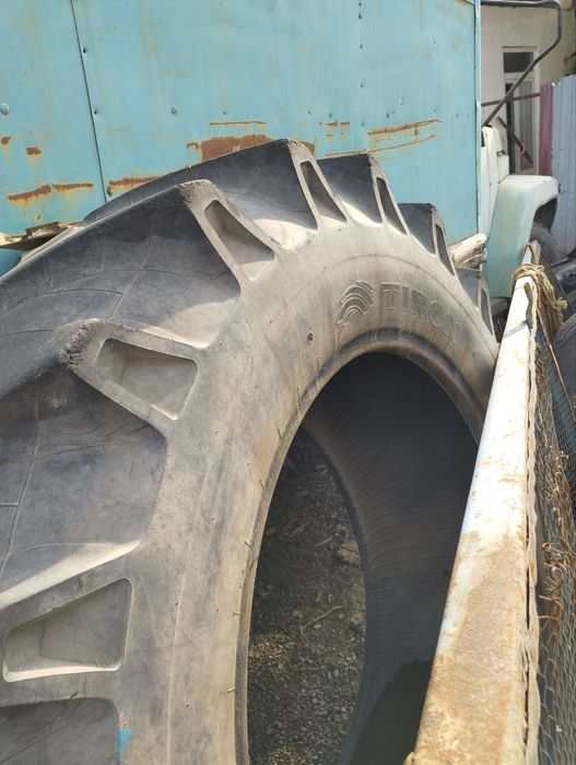Шина трактора б/у Размер 13.6-3