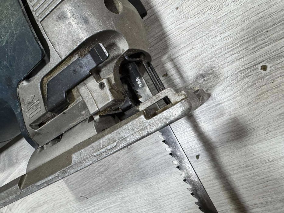 Bosch GST 120 BE 650W  прободен трион – с куфар