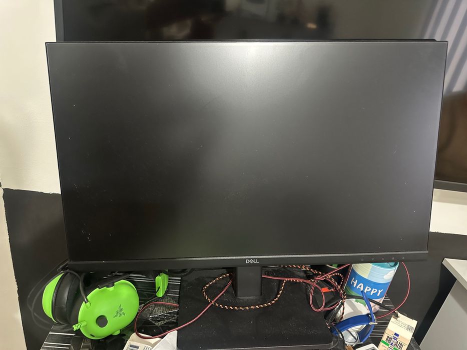 Продавам Монитор DELL