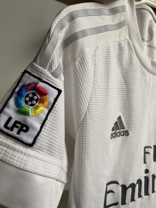 Оригинална тениска на Реал Мадрид S пасва и за М - Супер цена!