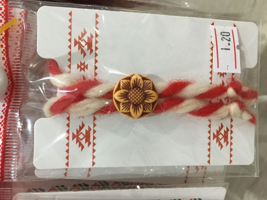 Мартеници ръчна изработка за ръка