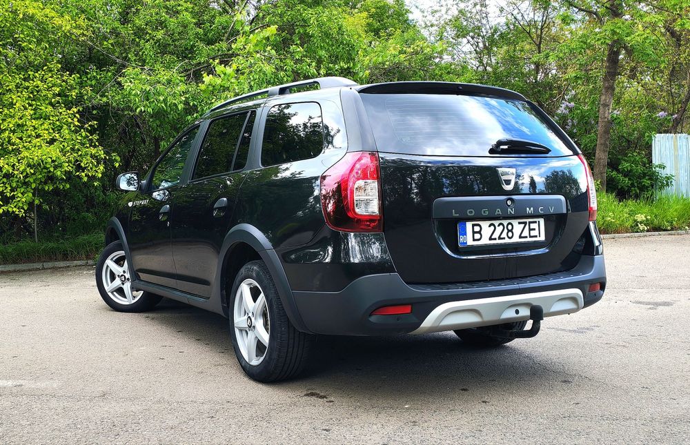 Logan MCV stepway  vopsea originală, rulează perfect
