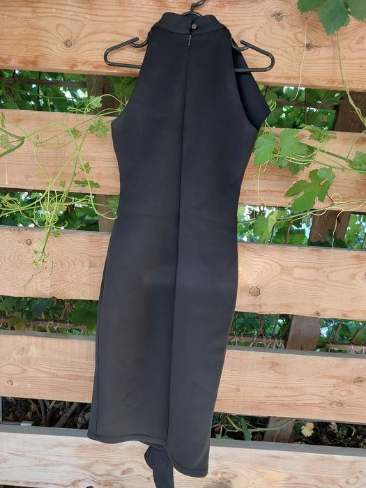 Черное платье атлас