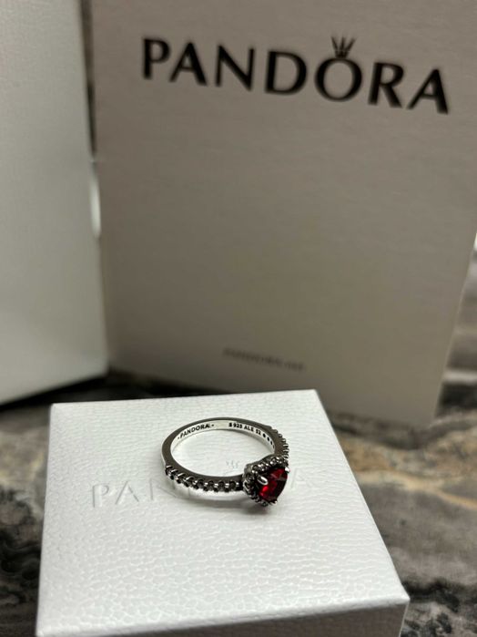 Пандора - Pandora Пръстен валс с червен камък