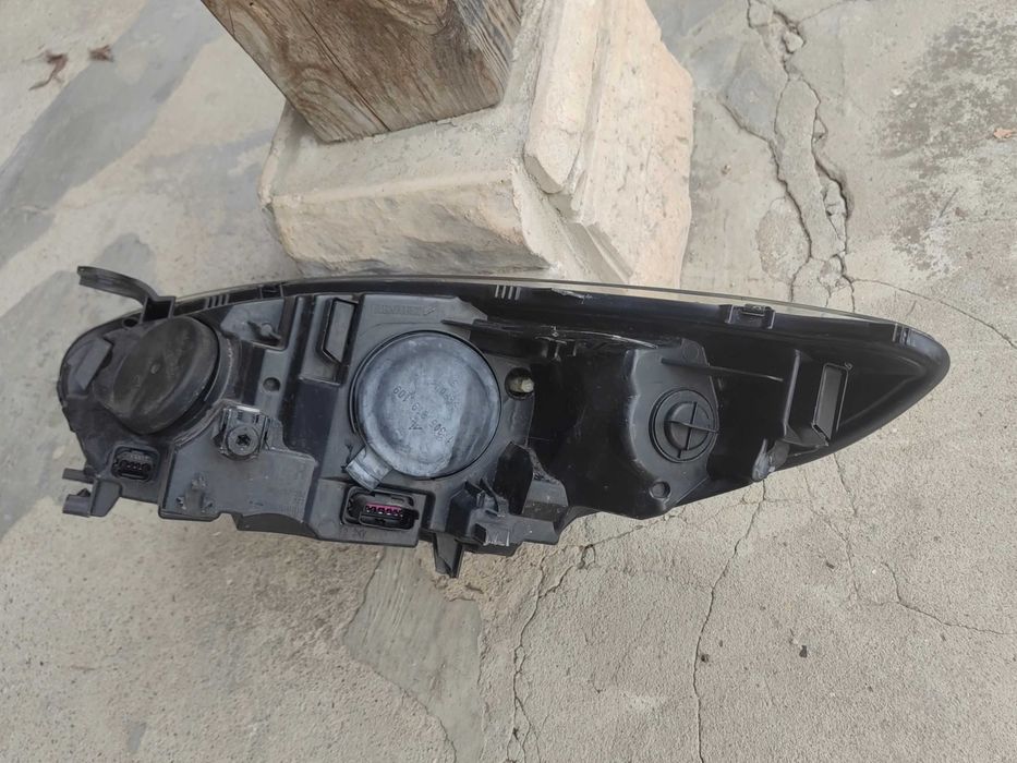 Фар Renault Megane 3 Face десен / Фар Рено Меган 3 Фейслифт Оригинален