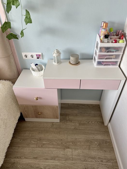 Продам туалетный столик