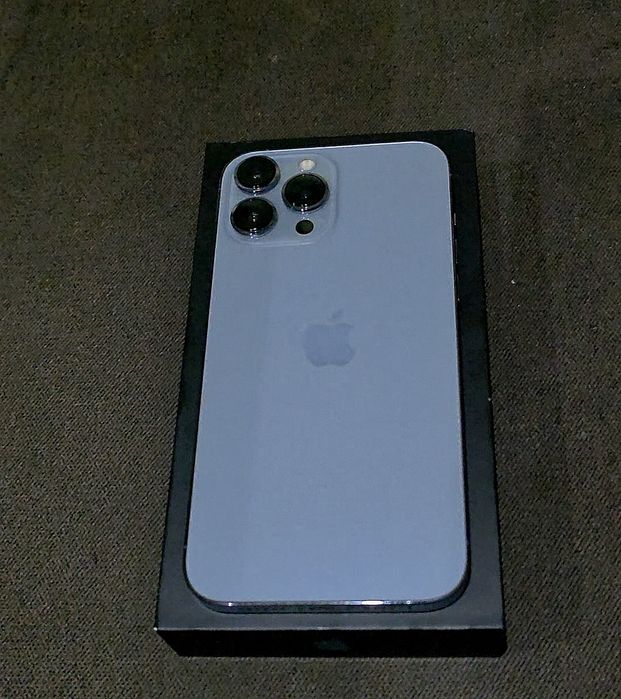 Apple iphone 13 pro max  256gb  в идеале