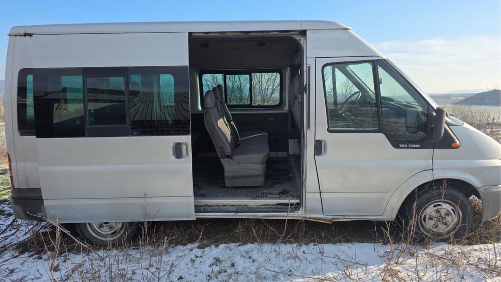 Vand sau dezmembrez ford transit