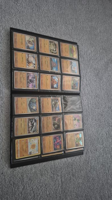 Album Pokemon cu cartonase originale