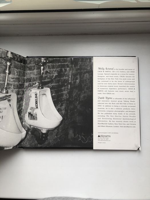 Книга о культовом клубе CBGB