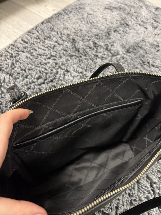 Geanta Michael Kors Jet Set