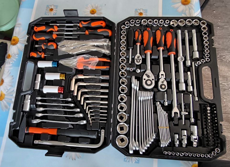 Продам набор инструмента 146 предметов