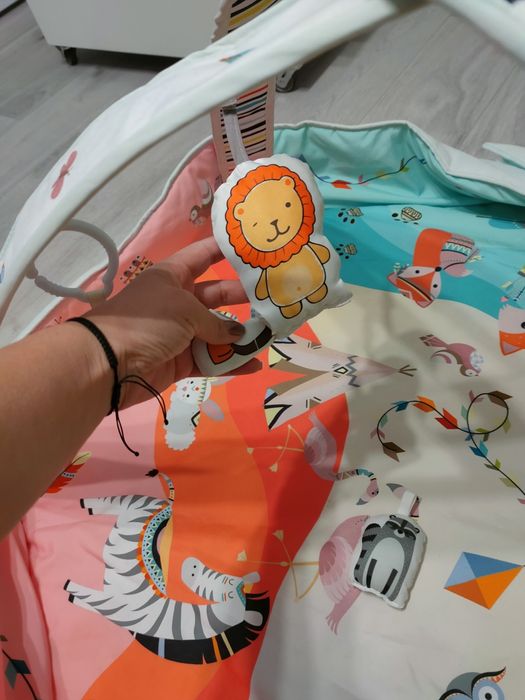 Salteluța de activități pt bebe, Lionelo