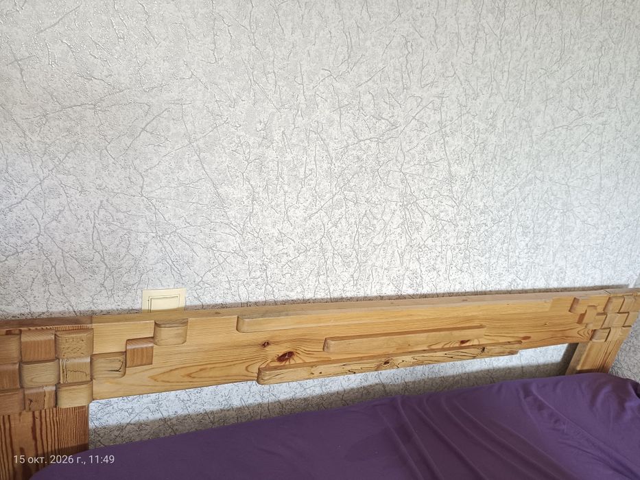 Продам деревянную двуспальную кровать