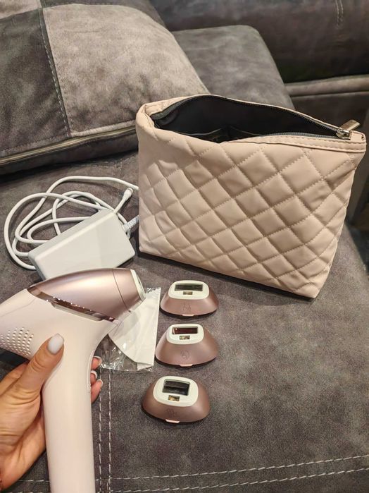 Фотоепилатор Philips BRI977/00