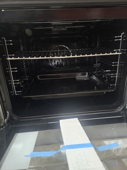 Нова свободностояща готварска печка с голяма фурна 85 л Kumtel  инокс