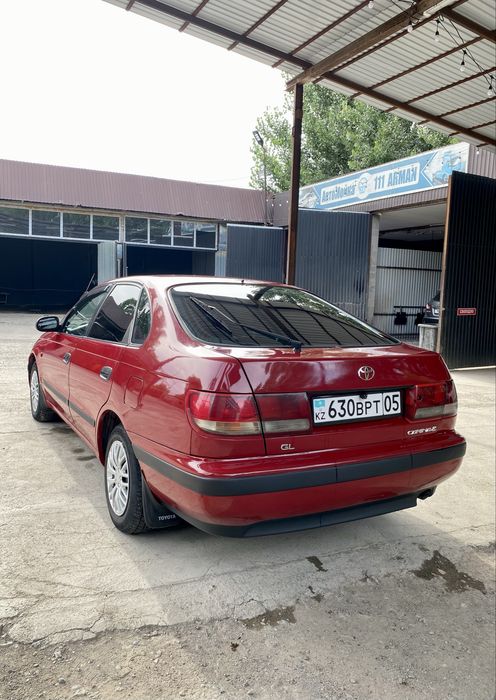 Продам автомобиль Toyota Carina E